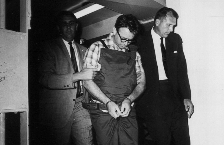 04James Earl Ray being brought into jail 04.jpg
